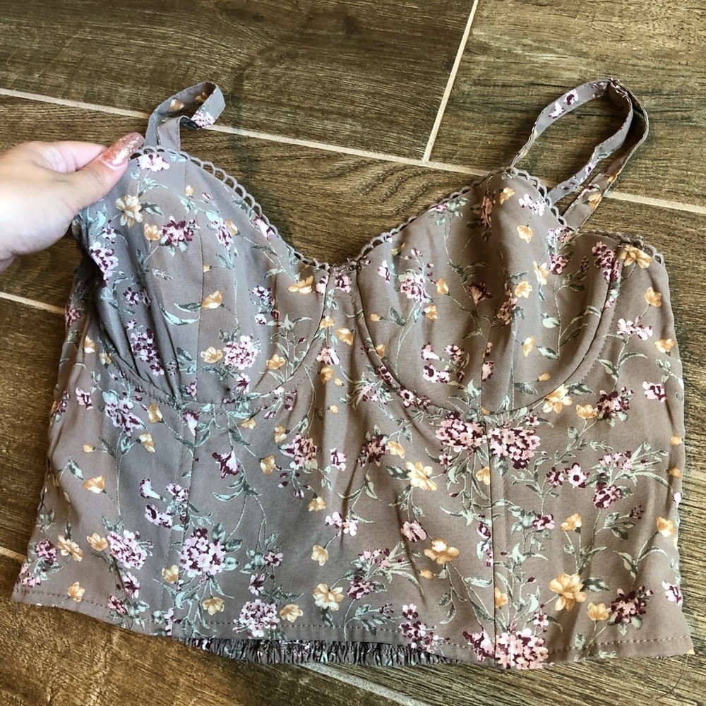 Wire boob crop tank top